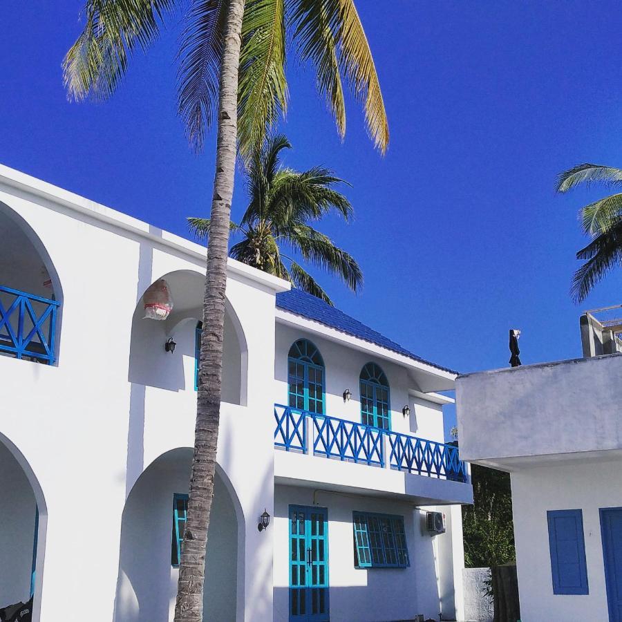 Anjo Maumere Hotel & Restaurant Экстерьер фото