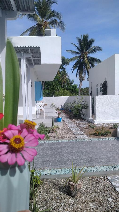 Anjo Maumere Hotel & Restaurant Экстерьер фото