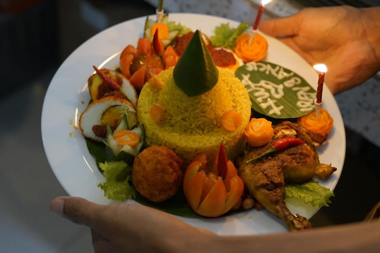 Anjo Maumere Hotel & Restaurant Экстерьер фото