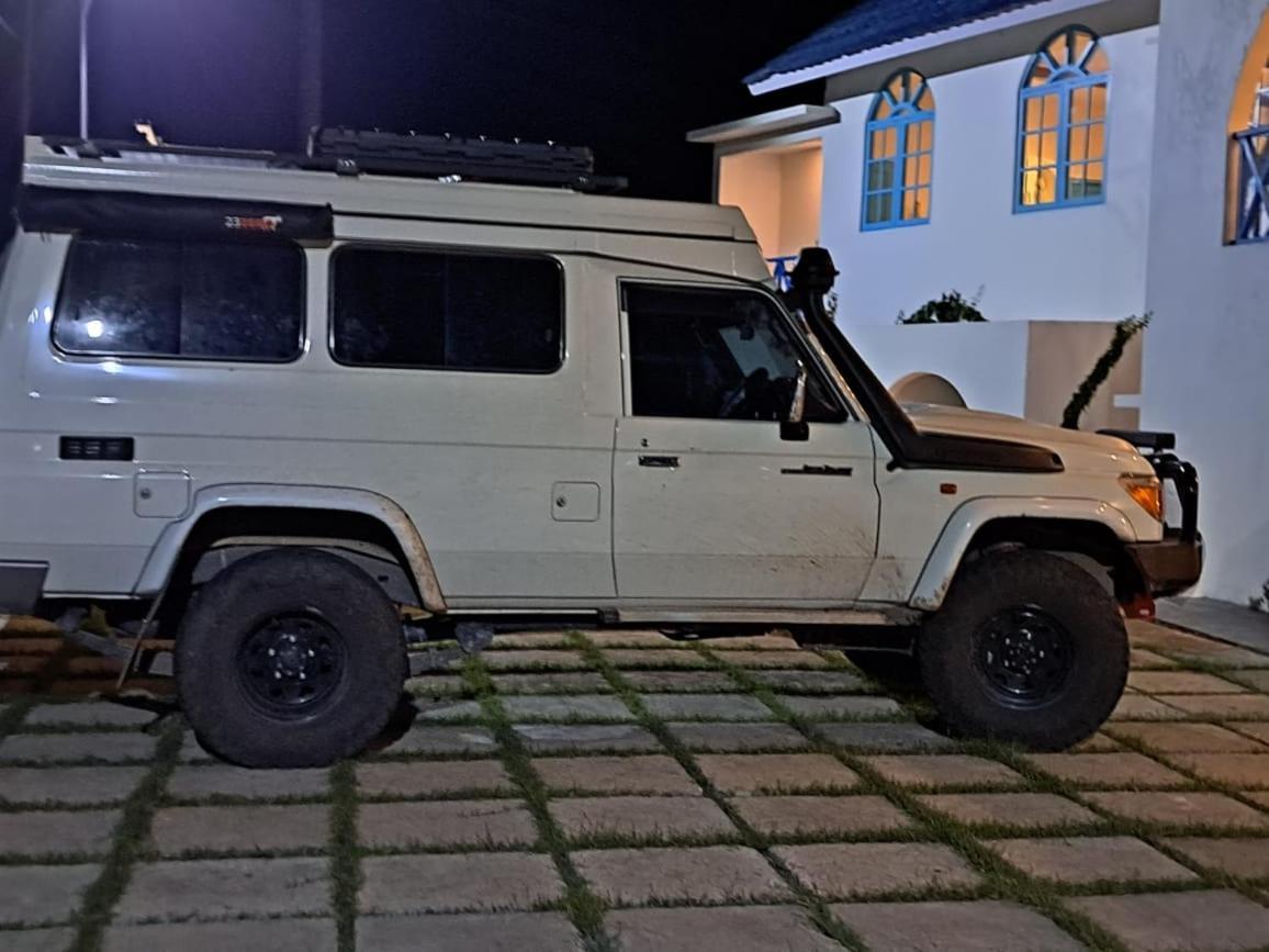 Anjo Maumere Hotel & Restaurant Экстерьер фото